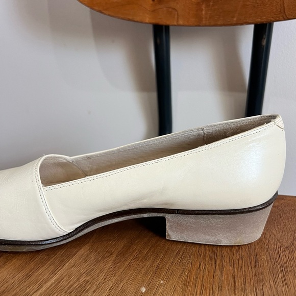 VINTAGE Amalfi Cream Loafers - Picture 5 of 10
